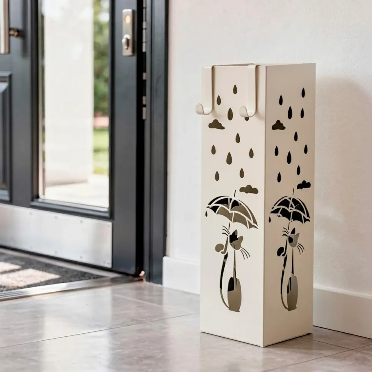 Portaombrelli In Metallo Con Decorazione Gatto Vaschetta Scolapioggia Removibile E 2 Ganci Laterali Base Antiscivolo Stand Quadrato Design Per Ingresso Casa E Ufficio 49 x 15.5 x 15.5 Cm-Bianco