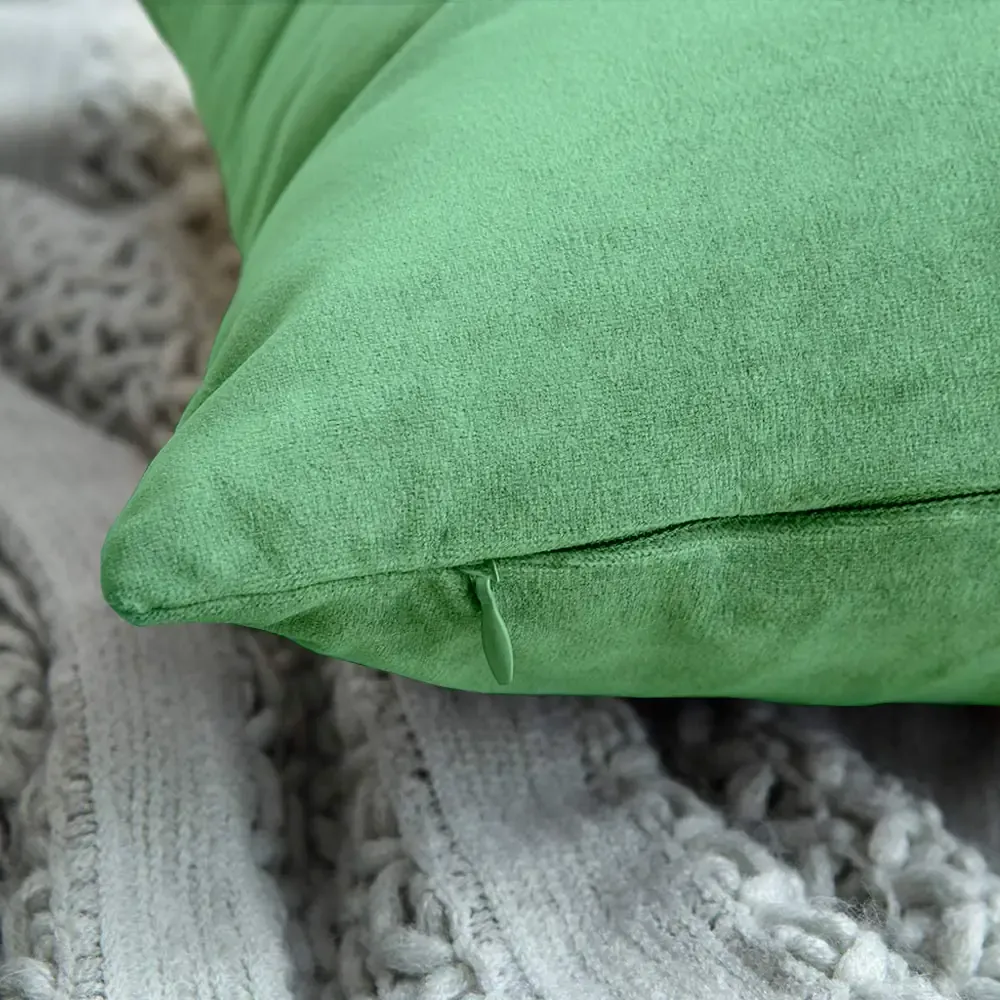Set di 2 Federe Per Cuscini In Velluto Morbido e Resistente Copricuscini Per Divano Poltrona Soggiorno Arredo Arredamento Casa Design Moderno Elegante Con Cerniera Invisibile