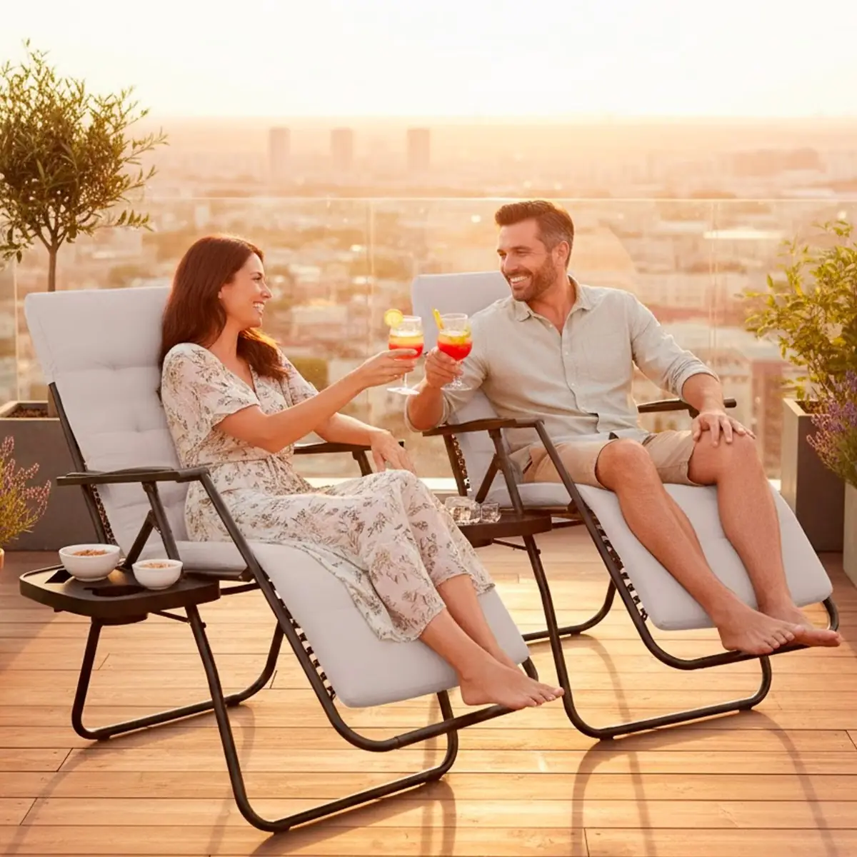 Set Di 2 Poltrone Sedie Sdraio Relax Reclinabili Gravità 0 Con Cuscino Trapuntato Imbottito Design Ergonomico Richiudibile Salvaspazio In Acciaio Tubolare Doppio Spessore Portata Max 120 Kg (Bianco)