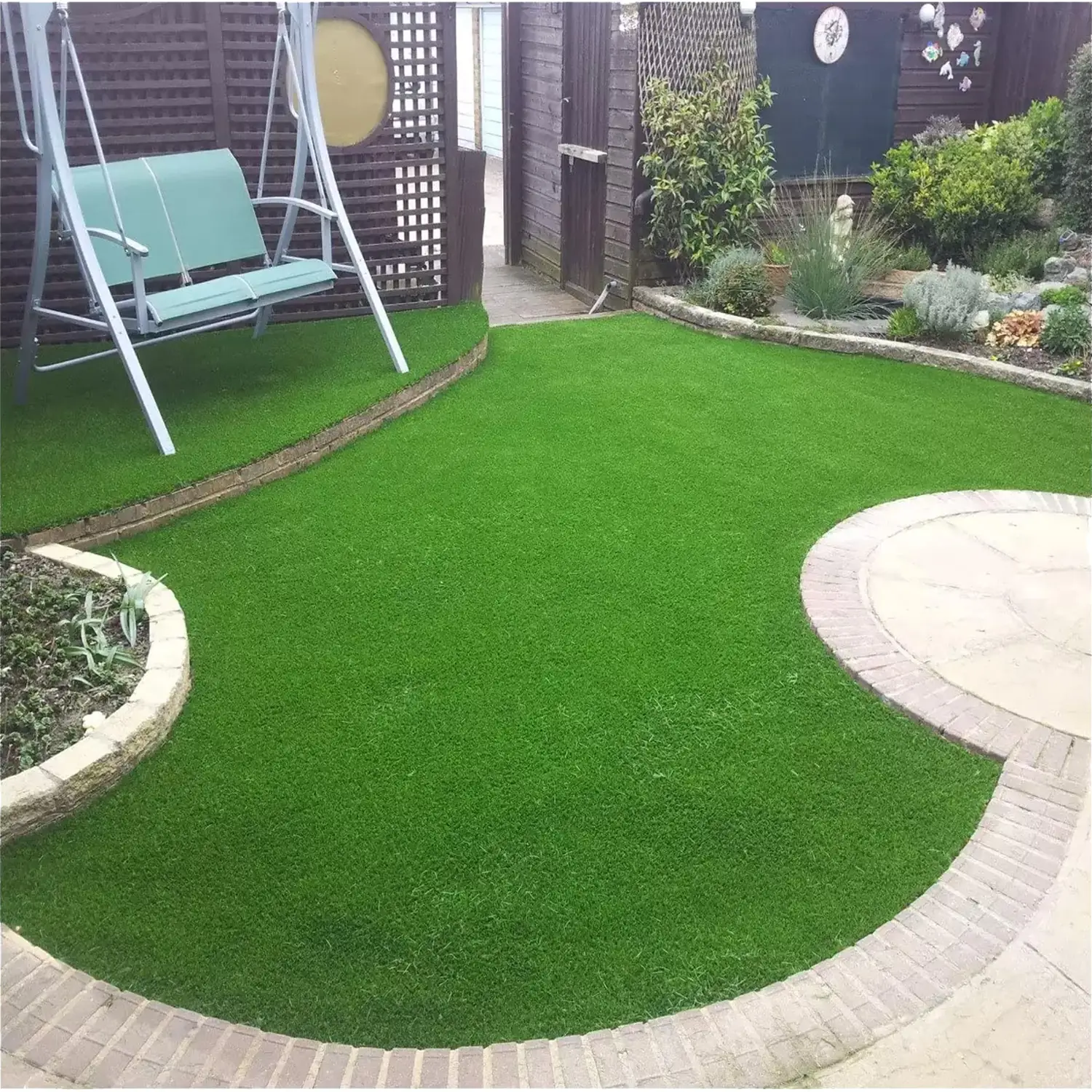 Prato Sintetico Manto Erboso Erba Finta Realistica Giardino 4 Sfumature di Colore Tappeto Erboso Sintetico Anti UV Atossico Drenante Ideale per Piscina Terrazzo Aree Giochi Viali (50mm 2x10mt 20mq)