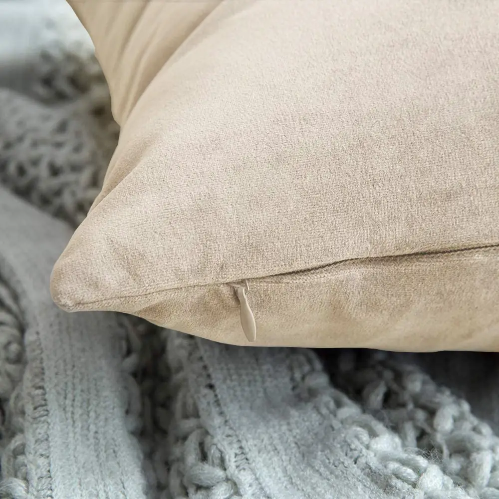 Set di 2 Federe Per Cuscini In Velluto Morbido e Resistente Copricuscini Per Divano Poltrona Soggiorno Arredo Arredamento Casa Design Moderno Elegante Con Cerniera Invisibile